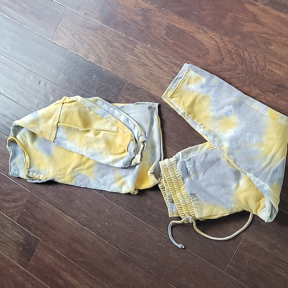 Blue and yellow tyedye set from amaryllis x Ashlee Nichols size m